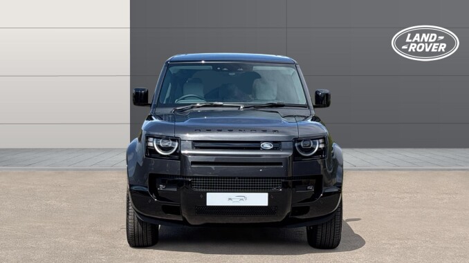 Land Rover Defender 3.0 D250 X-Dynamic HSE 110 5dr Auto Diesel Estate - Image 7